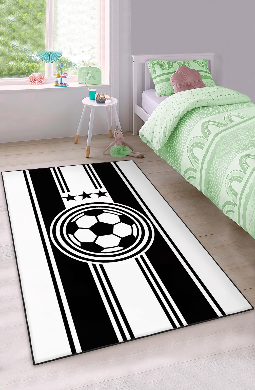 Siyah Beyaz Futbol Topu Çocuk Odası Halısı
