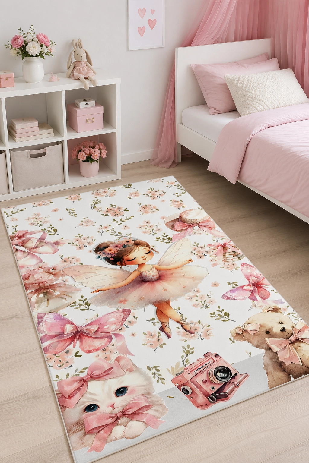Peri Kız Kedi Ayıcık ve Fiyonk Desenli Çocuk Odası Halısı