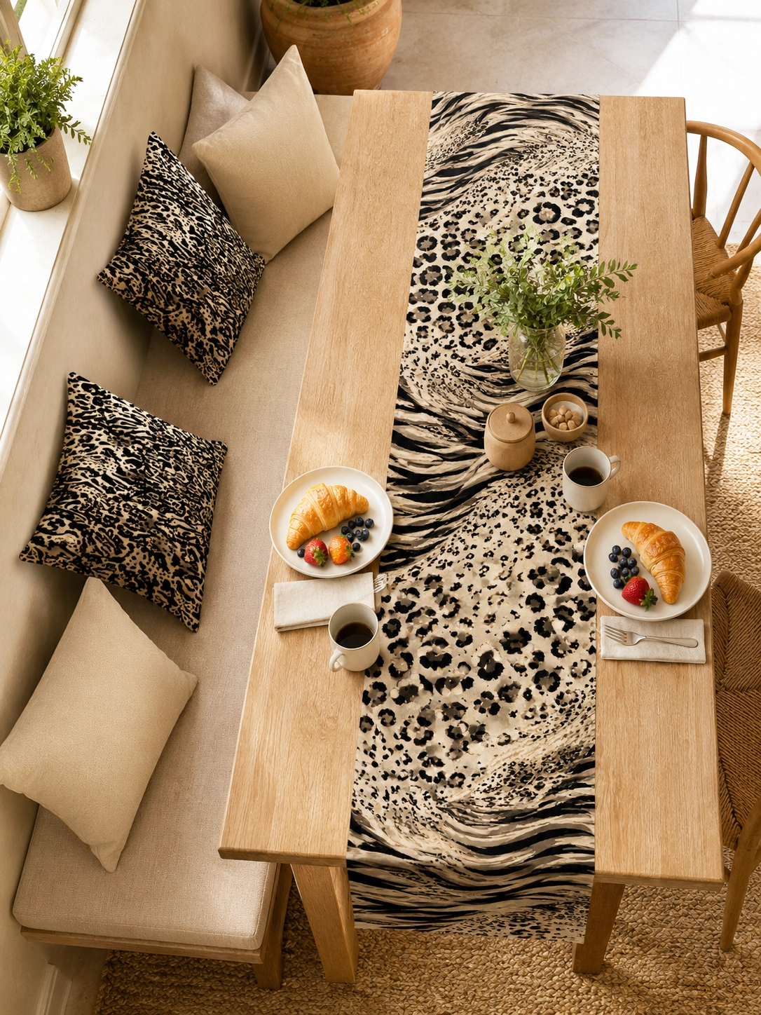 Siyah Bej Leopar Runner ve 4’lü Kırlent Kılıfı Seti Modern Dekoratif Yastık