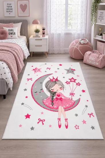 Ay Üzerinde Oturan Prenses Kız Desenli Çocuk Odası Halısı